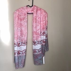 BNWT GORGEOUS BLANKET SCARF! Perfect as a gift!